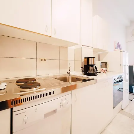 Sea View + Pool 32 M²