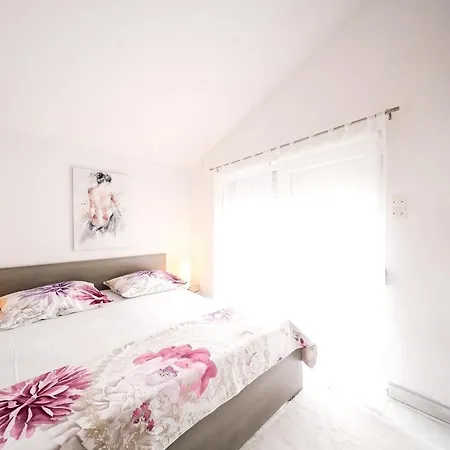 Sea View + Pool 32 M² Ljubač