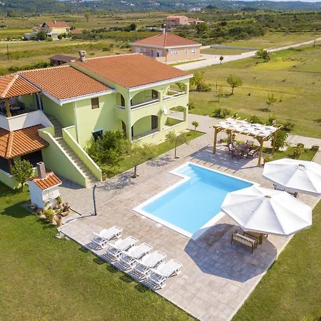 Sea View + Pool 32 M² *