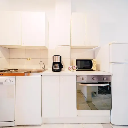 Sea View + Pool 32 M² *