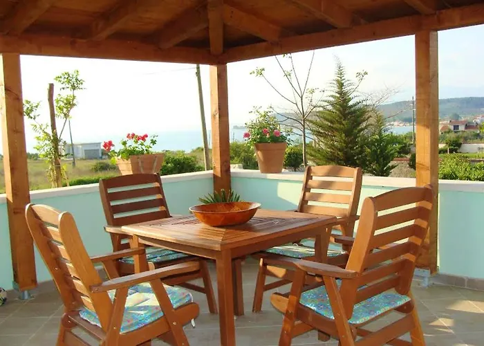 Sea View + Pool 32 M² *