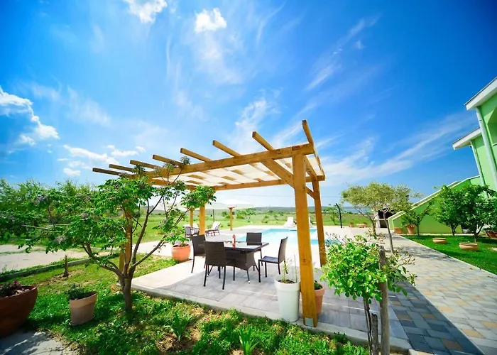 Sea View + Pool 32 M² *