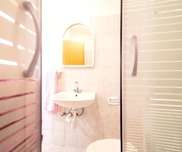 Sea View + Pool 32 M² Lägenhet Ljubač