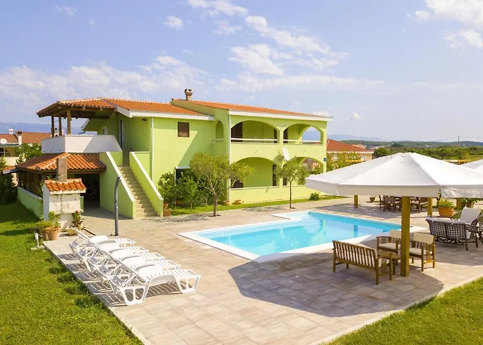 Sea View + Pool 32 M² *