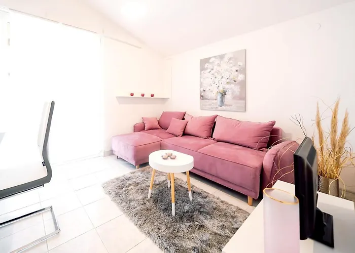 Sea View + Pool 32 M² *