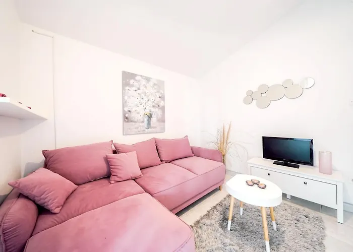 Sea View + Pool 32 M² Lägenhet *